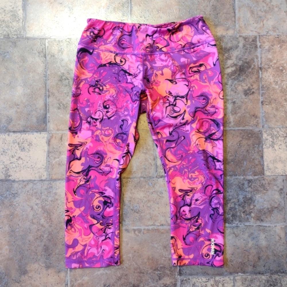 Reebok cropped athletic leggings size medium
